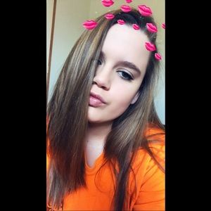 Meet your Posher, Courtney